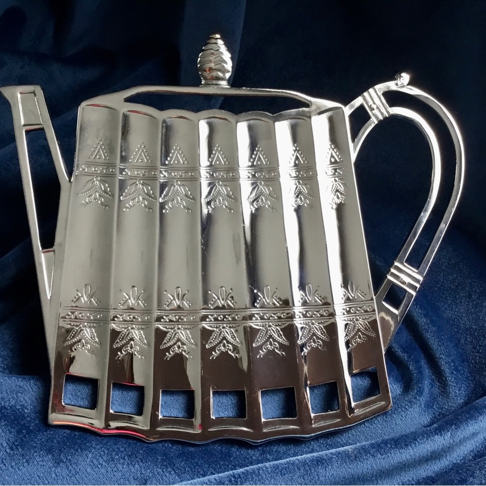 Godinger 1992 Silver Plated Trivet, Tea pot shaped.